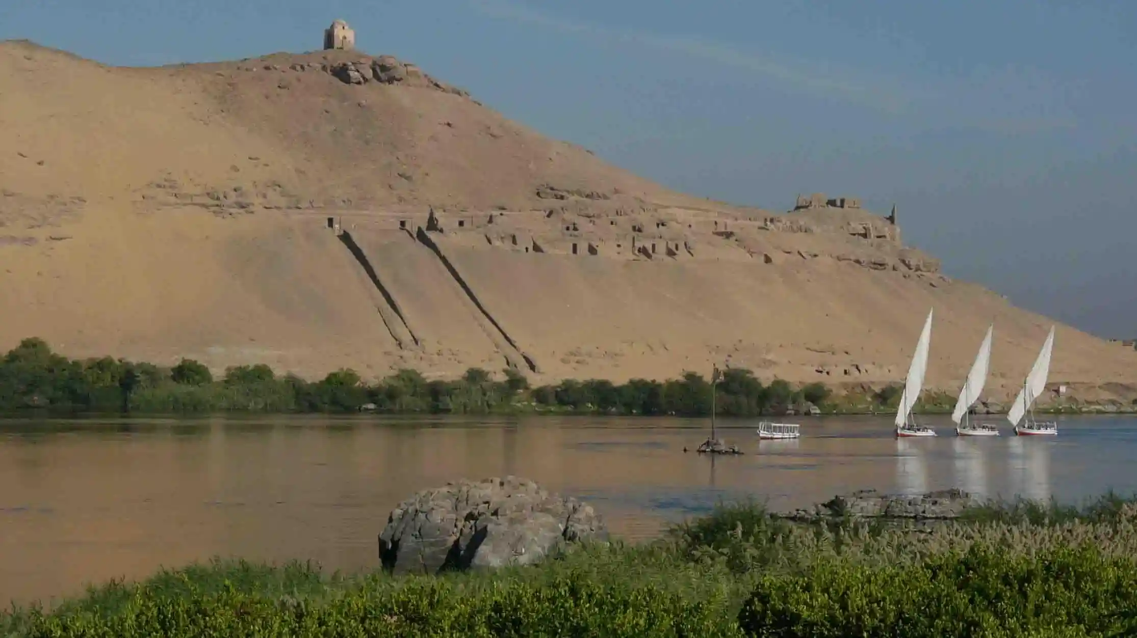 Aswan Qubbet el-Hawa Nile River 2 G, Egypt Travel Booking.webp